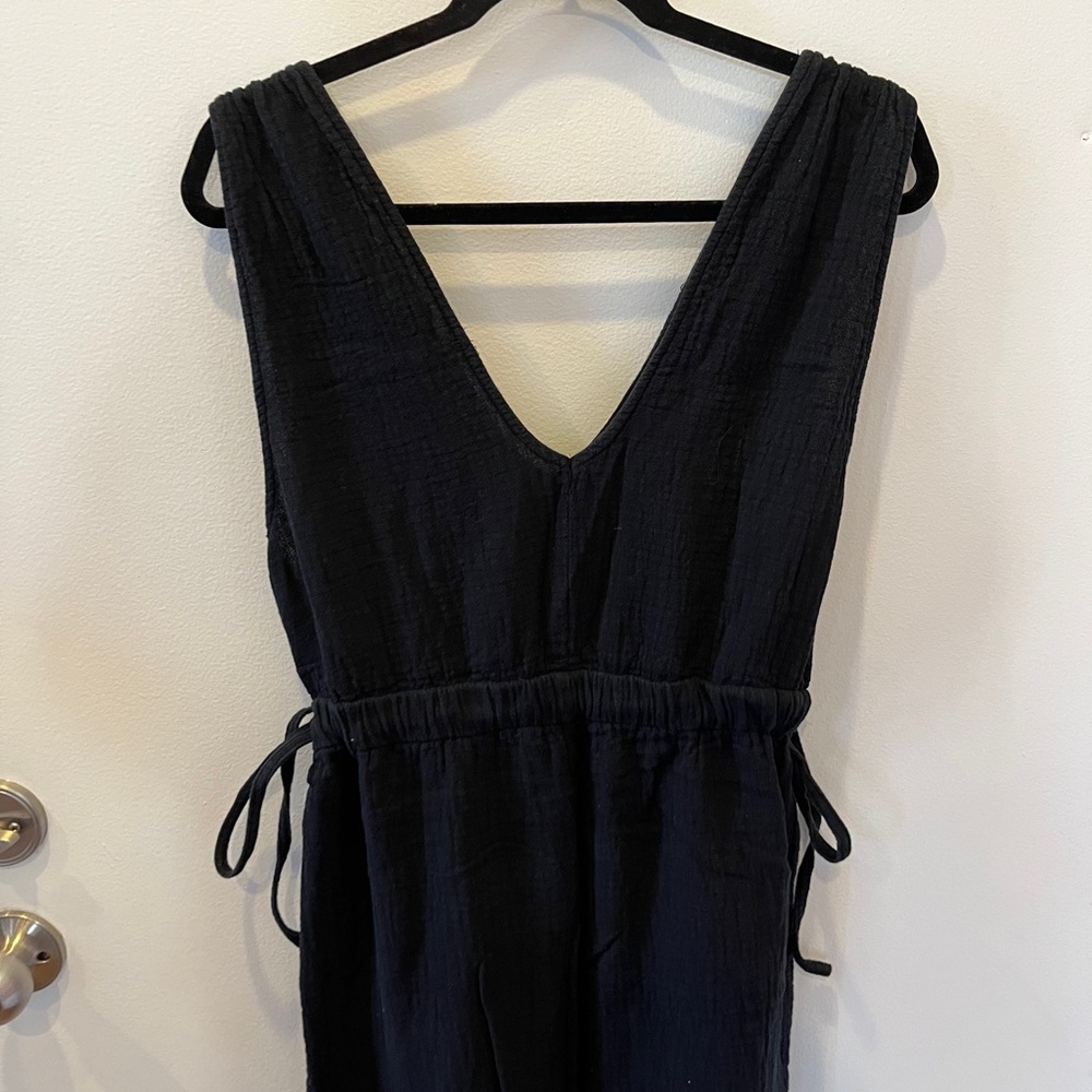 Madewell v-neck black linen jump suit